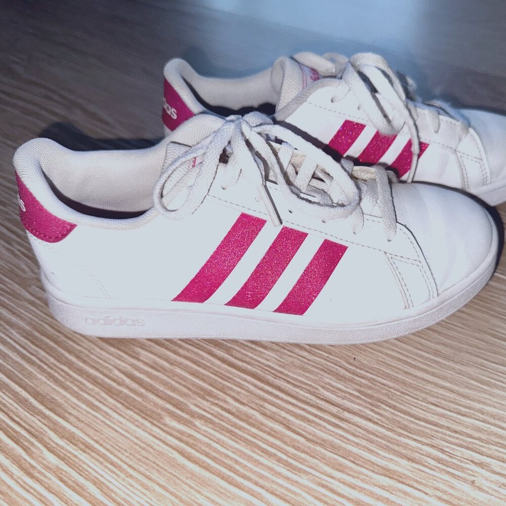 Adidas - Youth Size 3